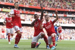 曼联新赛季热身赛大胜，多古传射霍伊伦闪电破门