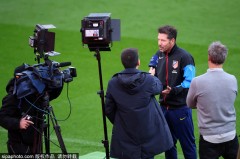 英超焦点战：阿森纳火力全开，曼城进攻受阻比赛走势分析